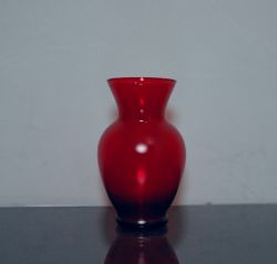 Glass Ginger Vase Red 4.25" x 9", 12 p/c