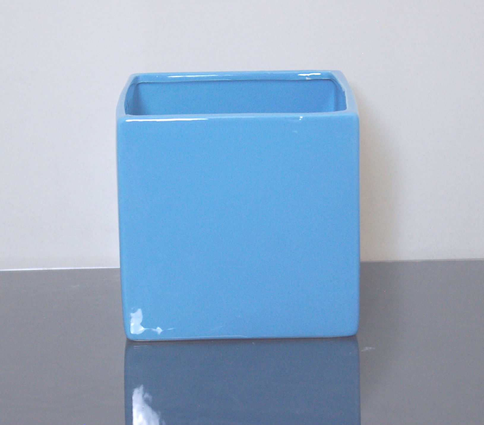 Cr Sb666 Ceramic Cube Vase 6 X 6 X 6 Blue 12 P C Ceramic Vases